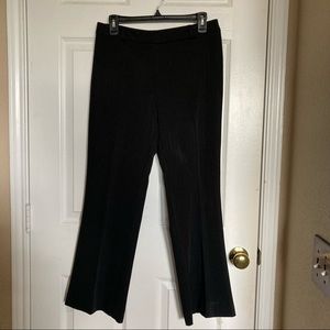 In Moda women’s dress pants Size 8 Black